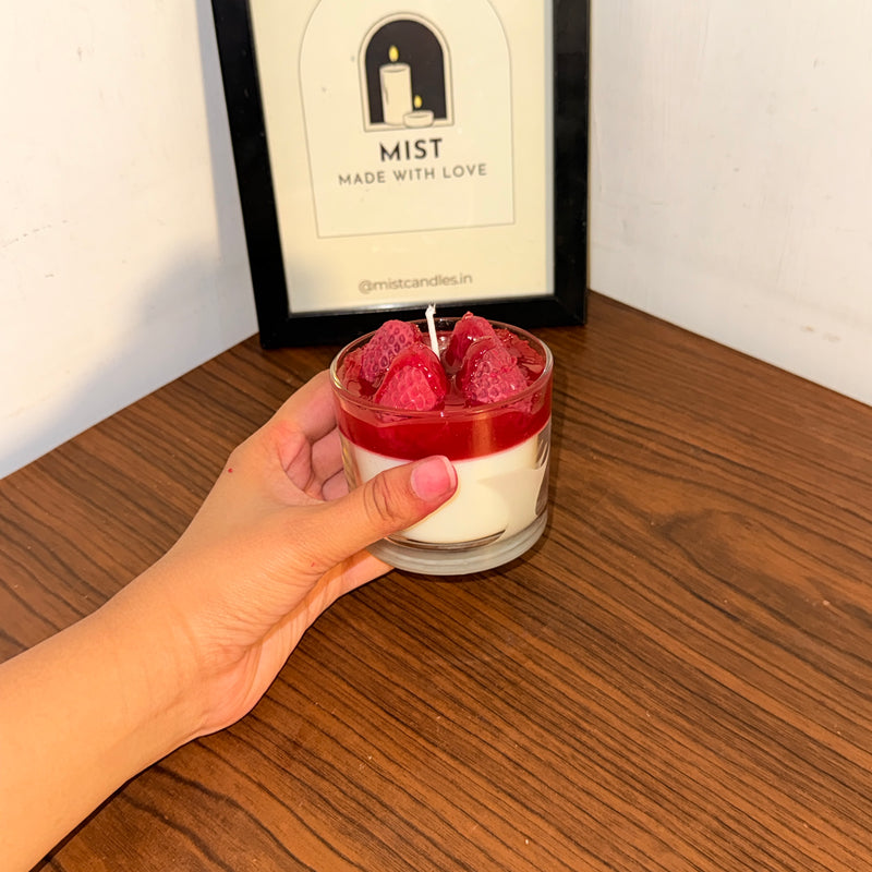 𝐒𝐭𝐫𝐚𝐰𝐛𝐞𝐫𝐫𝐲 𝐂𝐡𝐞𝐞𝐬𝐞𝐜𝐚𝐤𝐞 𝐂𝐚𝐧𝐝𝐥𝐞