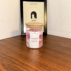 𝐋𝐚𝐯𝐞𝐧𝐝𝐞𝐫 𝐋𝐚𝐭𝐭𝐞 𝐂𝐚𝐧𝐝𝐥𝐞