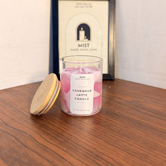 𝐋𝐚𝐯𝐞𝐧𝐝𝐞𝐫 𝐋𝐚𝐭𝐭𝐞 𝐂𝐚𝐧𝐝𝐥𝐞