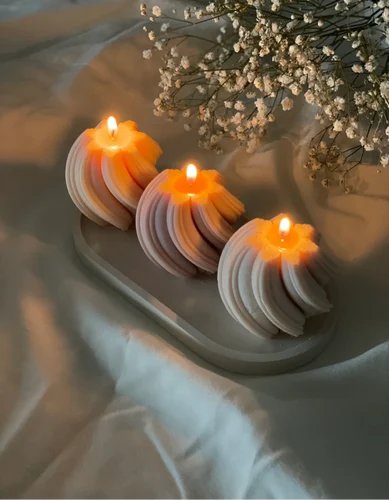 𝐒𝐰𝐢𝐫𝐥 𝐆𝐥𝐨𝐰 𝐂𝐚𝐧𝐝𝐥𝐞